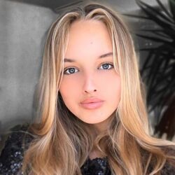 Шлюха Юля 31044